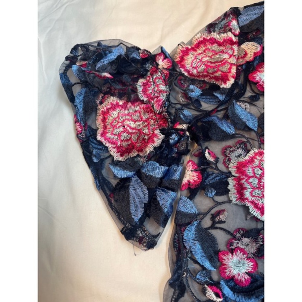 Iris Floral Embroidered Sheer Top Bell Sleeve Blouse Small‎ - Picture 3 of 3